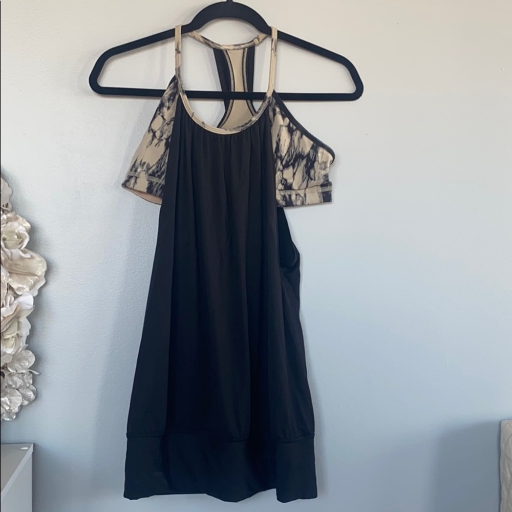 Black lululemon yoga tank with tie dyed bra